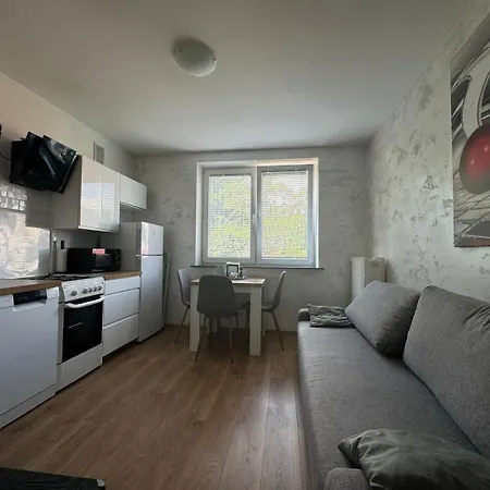 Kalwaryjska Spot Apartment In A Good Location-2