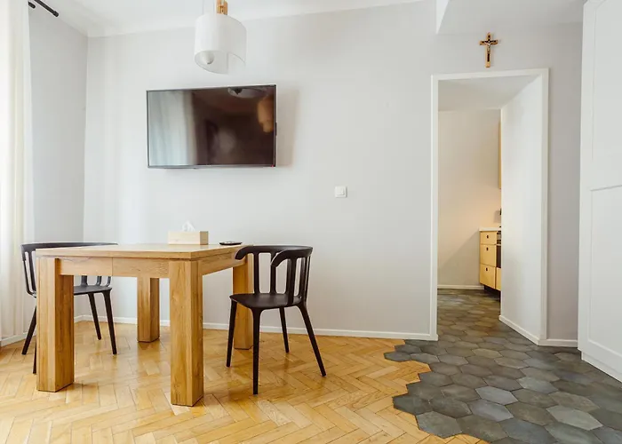 Kana - Stylish Apartment in Kraków Pomorska - Close, WiFi, Smart TV